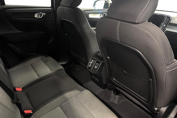 Volvo XC40 11 of 21
