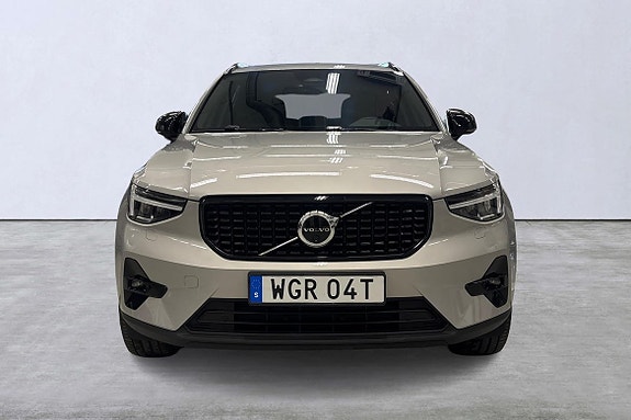 Volvo XC40 7 of 21