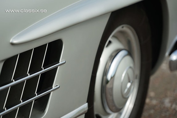 Mercedes-Benz W198 11 of 12