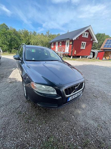 Volvo V70 3 of 13