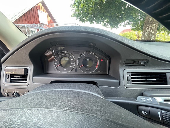Volvo V70 10 of 13