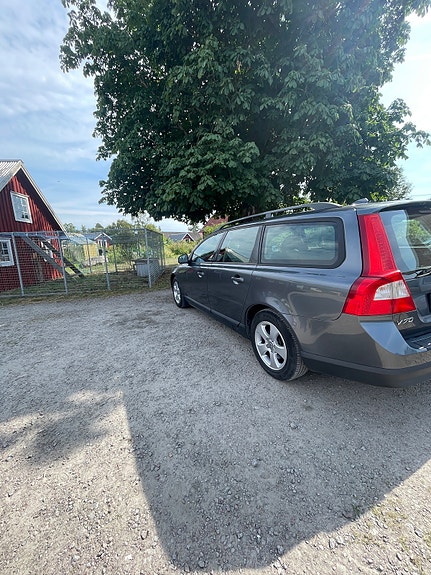 Volvo V70 6 of 13