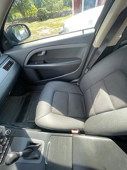 Volvo V70 12 of 13