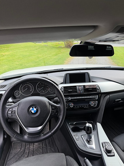 BMW 320d 4 of 4