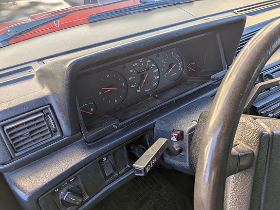 Volvo 740 3 of 7