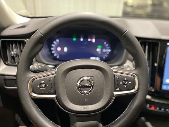 Volvo XC60 16 of 20