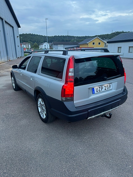 Volvo XC70 3 of 5