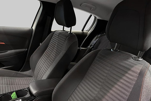 Peugeot e-208 10 of 15