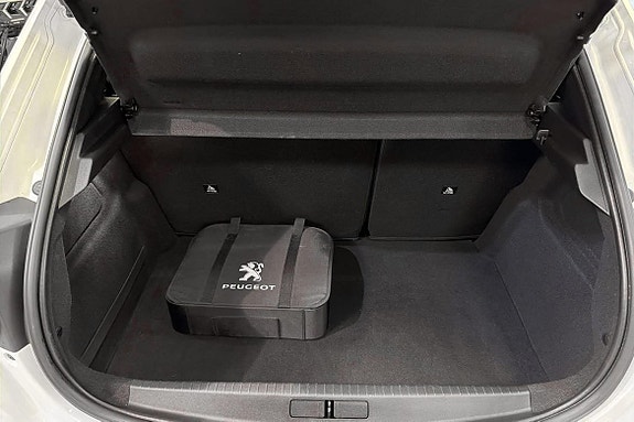 Peugeot e-208 8 of 15