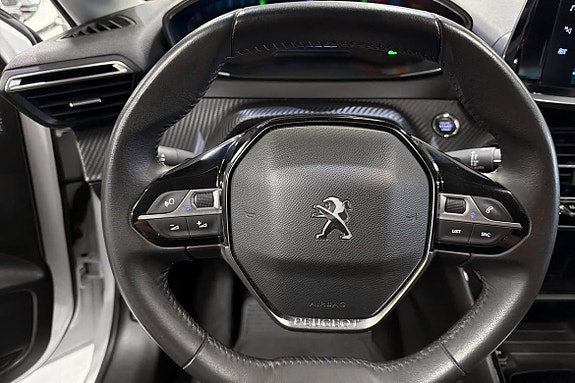 Peugeot e-208 11 of 15