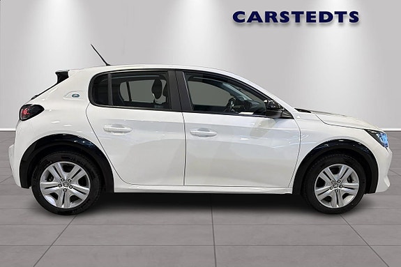 Peugeot e-208 3 of 15