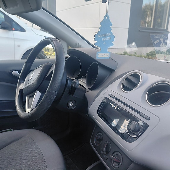 Seat Ibiza 2 of 4