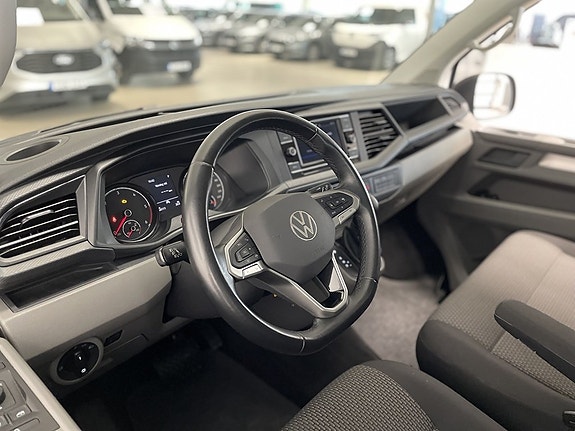 Volkswagen Caravelle 14 of 21