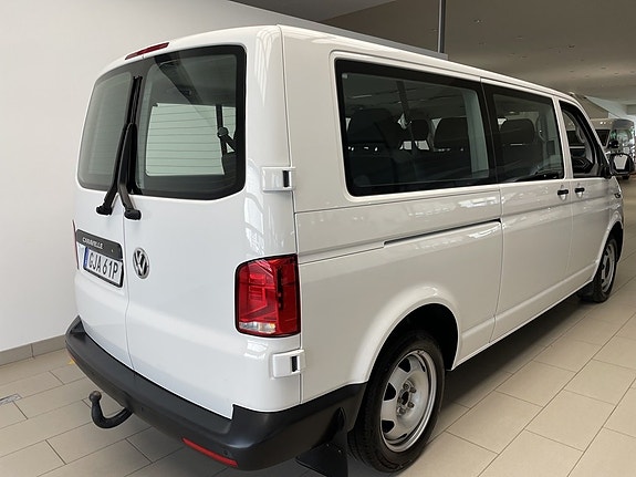 Volkswagen Caravelle 8 of 21