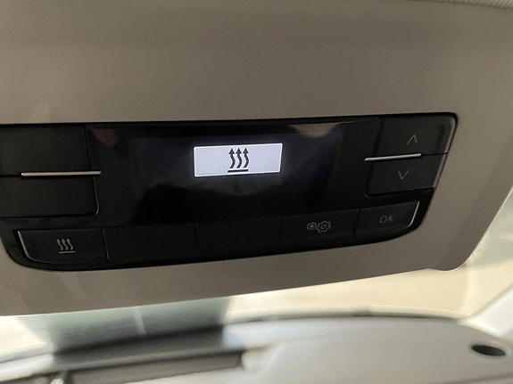 Volkswagen Caravelle 21 of 21