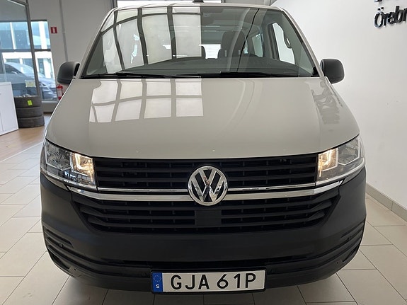 Volkswagen Caravelle 3 of 21