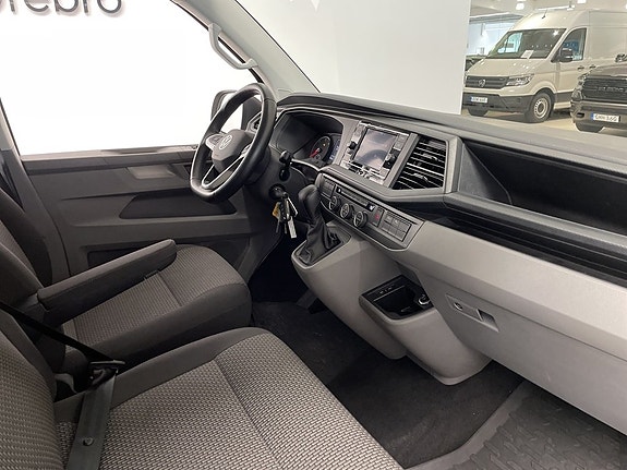 Volkswagen Caravelle 13 of 21