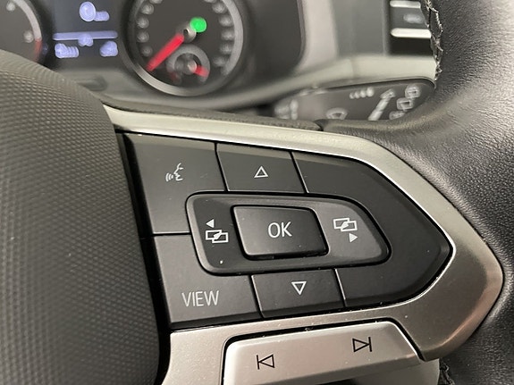 Volkswagen Caravelle 17 of 21