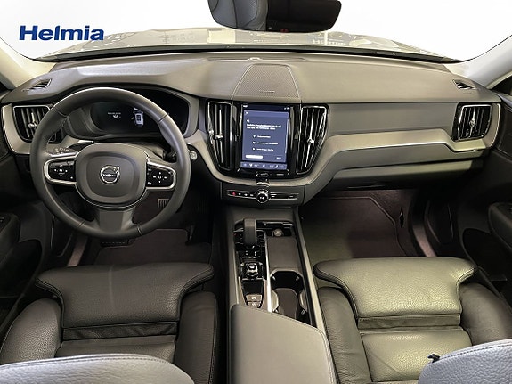 Volvo XC60 12 of 18
