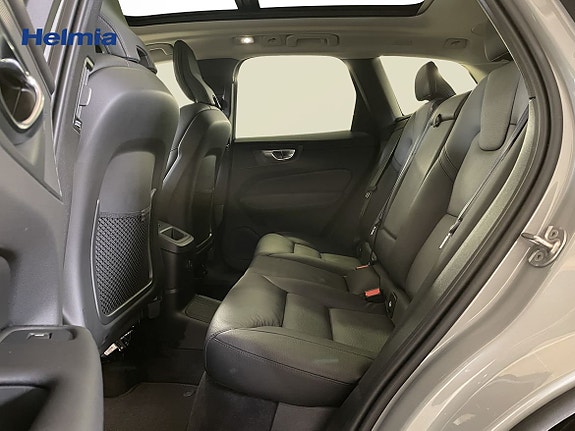 Volvo XC60 14 of 18