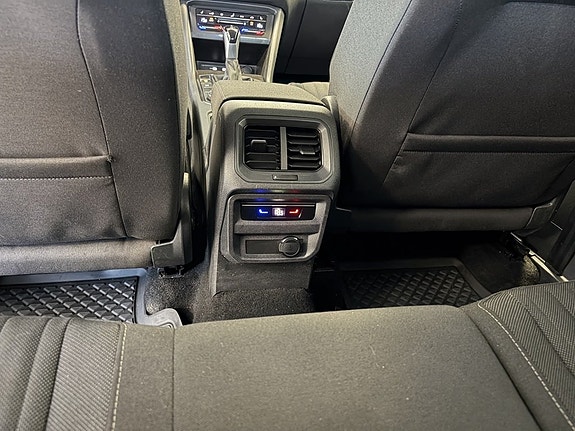 Volkswagen Tiguan Allspace 12 of 18