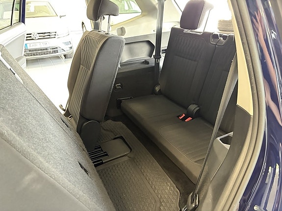Volkswagen Tiguan Allspace 17 of 18