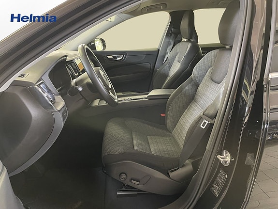 Volvo XC60 10 of 17