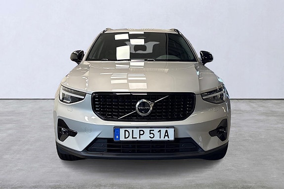 Volvo XC40 7 of 21