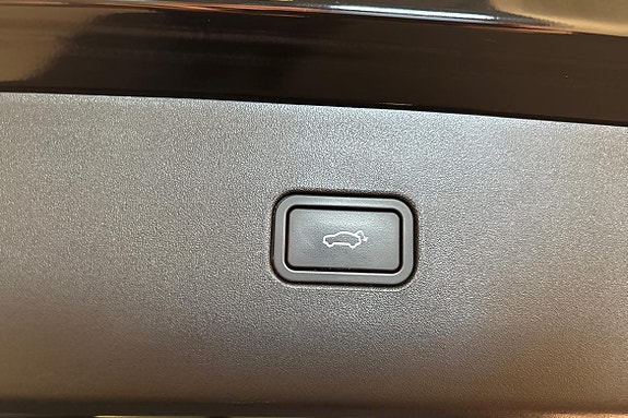 Volvo EX30 16 of 19