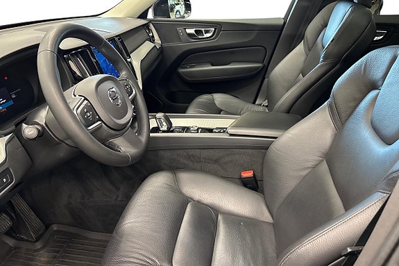 Volvo XC60 8 of 29