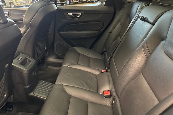 Volvo XC60 12 of 29