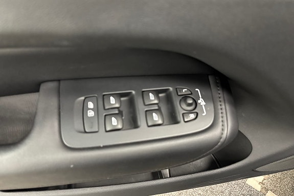 Volvo XC60 27 of 29