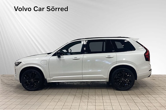 Volvo XC90 3 of 16
