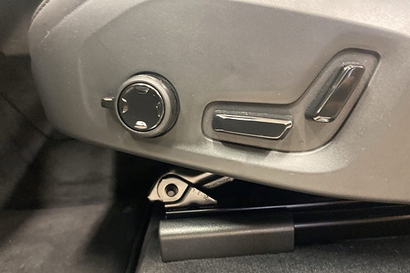 Volvo XC90 15 of 16