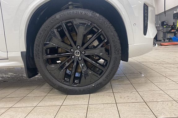 Volvo XC90 12 of 16