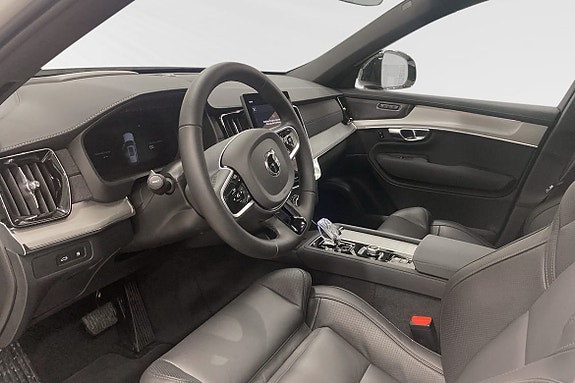 Volvo XC90 7 of 16
