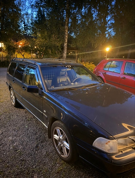 Volvo V70 4 of 7