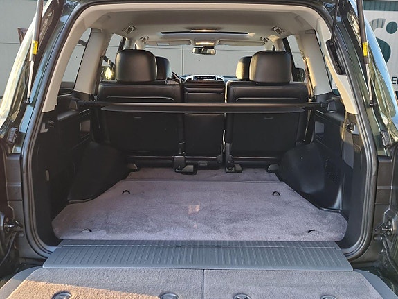 Toyota Land Cruiser 10 of 10