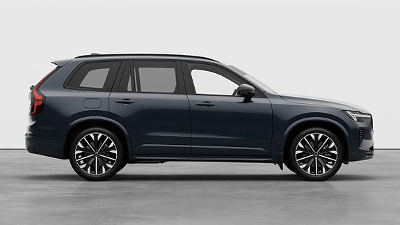 Volvo XC90 26 of 30