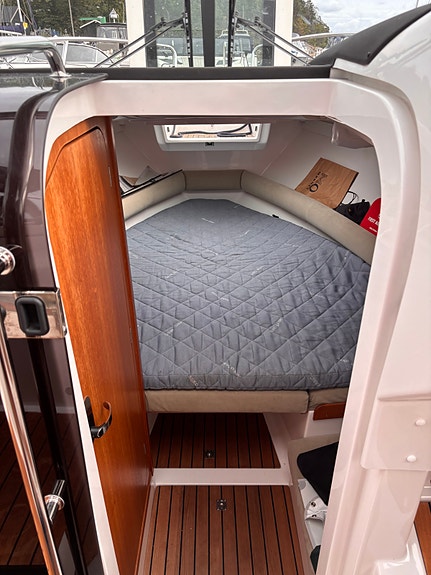 Aquador 25 DC All Inclusive – MerCruiser 4.5L 250 hk SeaCore – höstpris 4 of 8