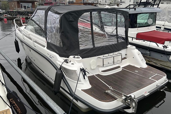 Aquador 25 DC All Inclusive – MerCruiser 4.5L 250 hk SeaCore – höstpris 3 of 8