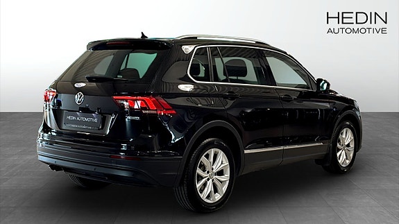 Volkswagen Tiguan 2 of 12