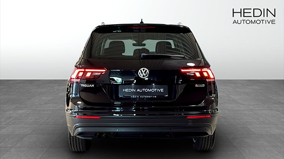 Volkswagen Tiguan 7 of 12