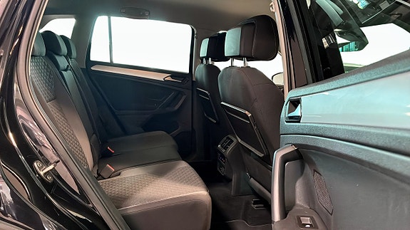 Volkswagen Tiguan 5 of 12