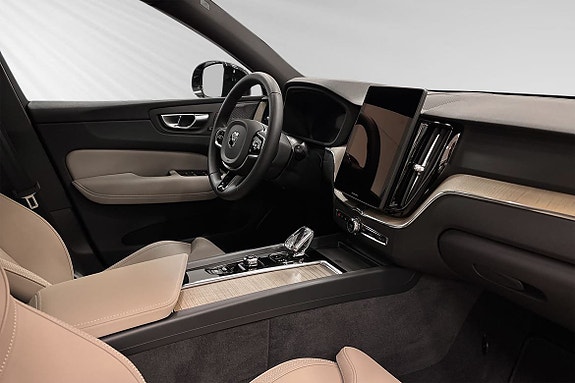 Volvo XC60 8 of 24
