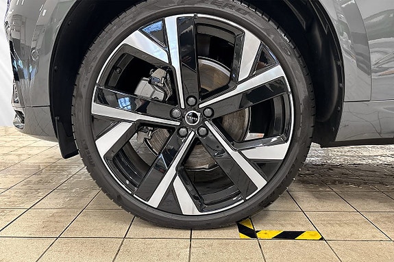 Volvo XC60 10 of 24