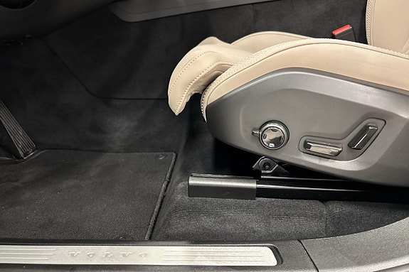 Volvo XC60 19 of 24
