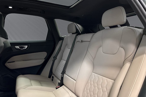 Volvo XC60 4 of 24