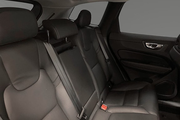 Volvo XC60 11 of 19
