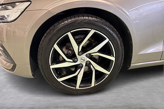 Volvo V60 14 of 22